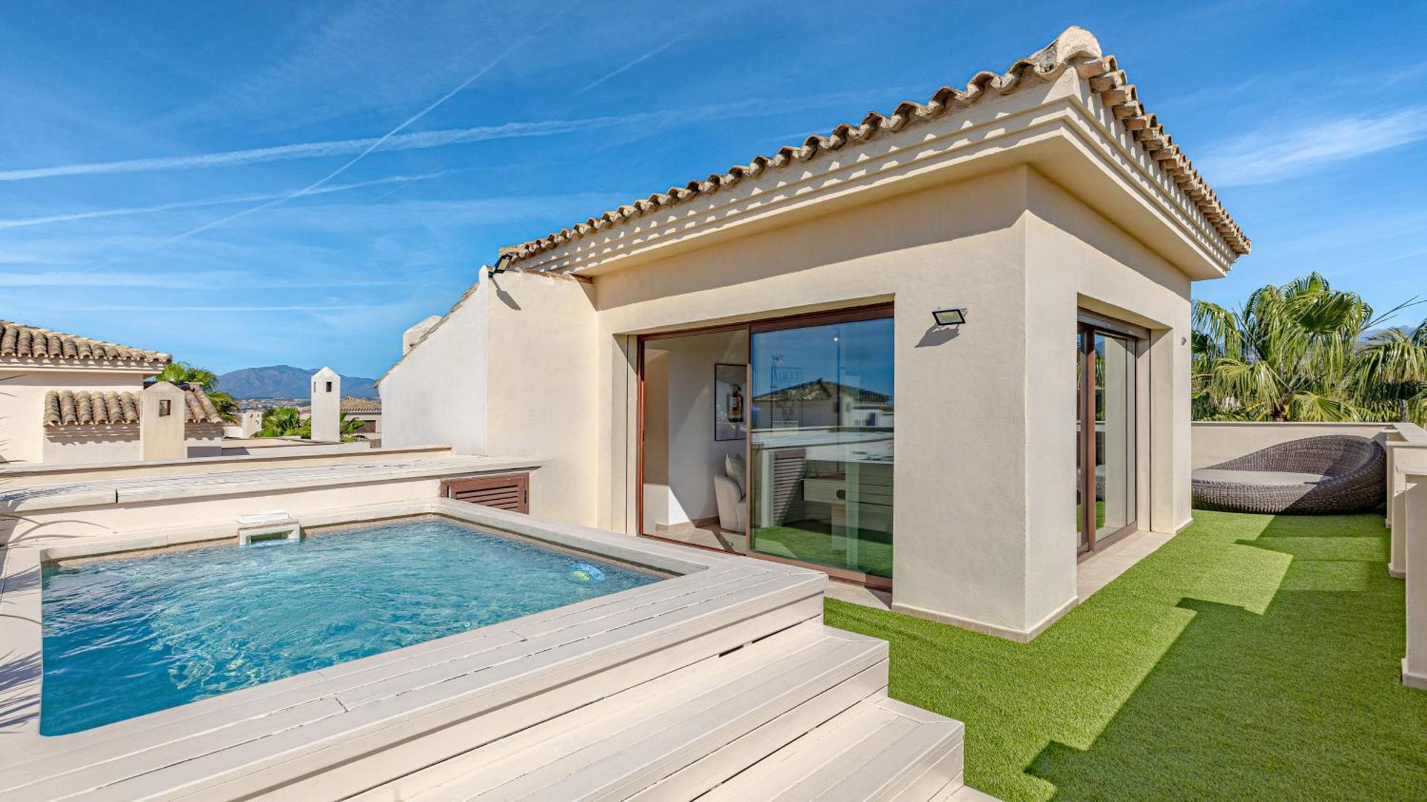 Vacation I Private Heated Swimming Pool, Walking Distance To Puerto Banus, Security 24-7, Bbq, Wifi