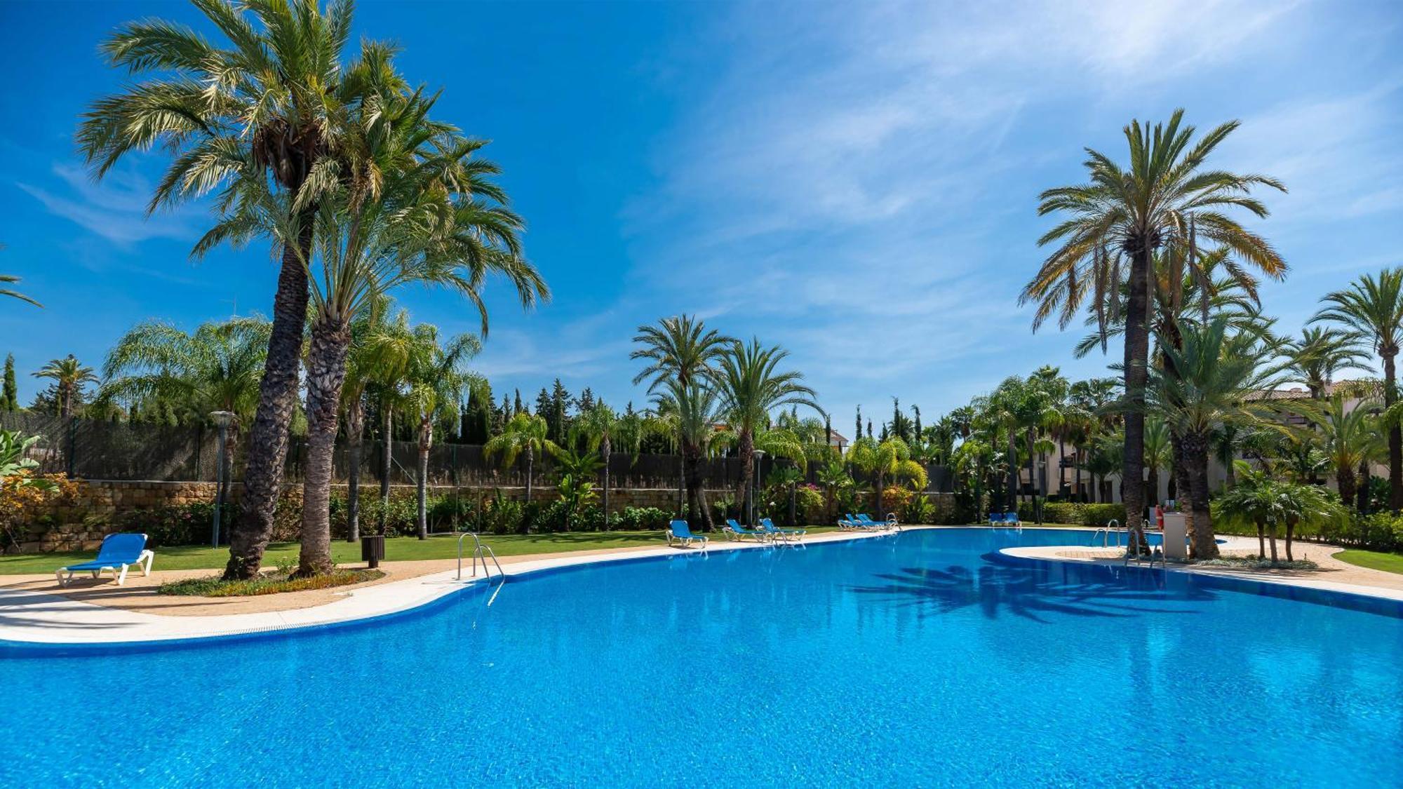 Vacation I Private Heated Swimming Pool, Walking Distance To Puerto Banus, Security 24-7, Bbq, Wifi Appartement Marbella